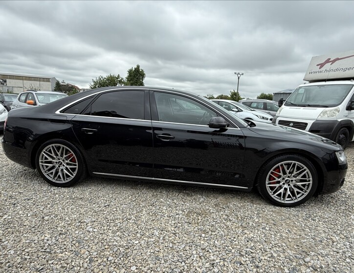 Audi A8 4