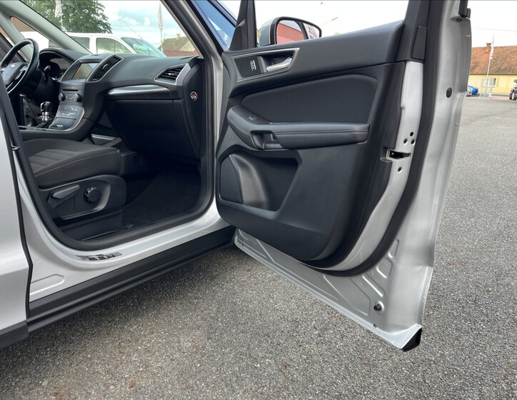 Ford Galaxy 53