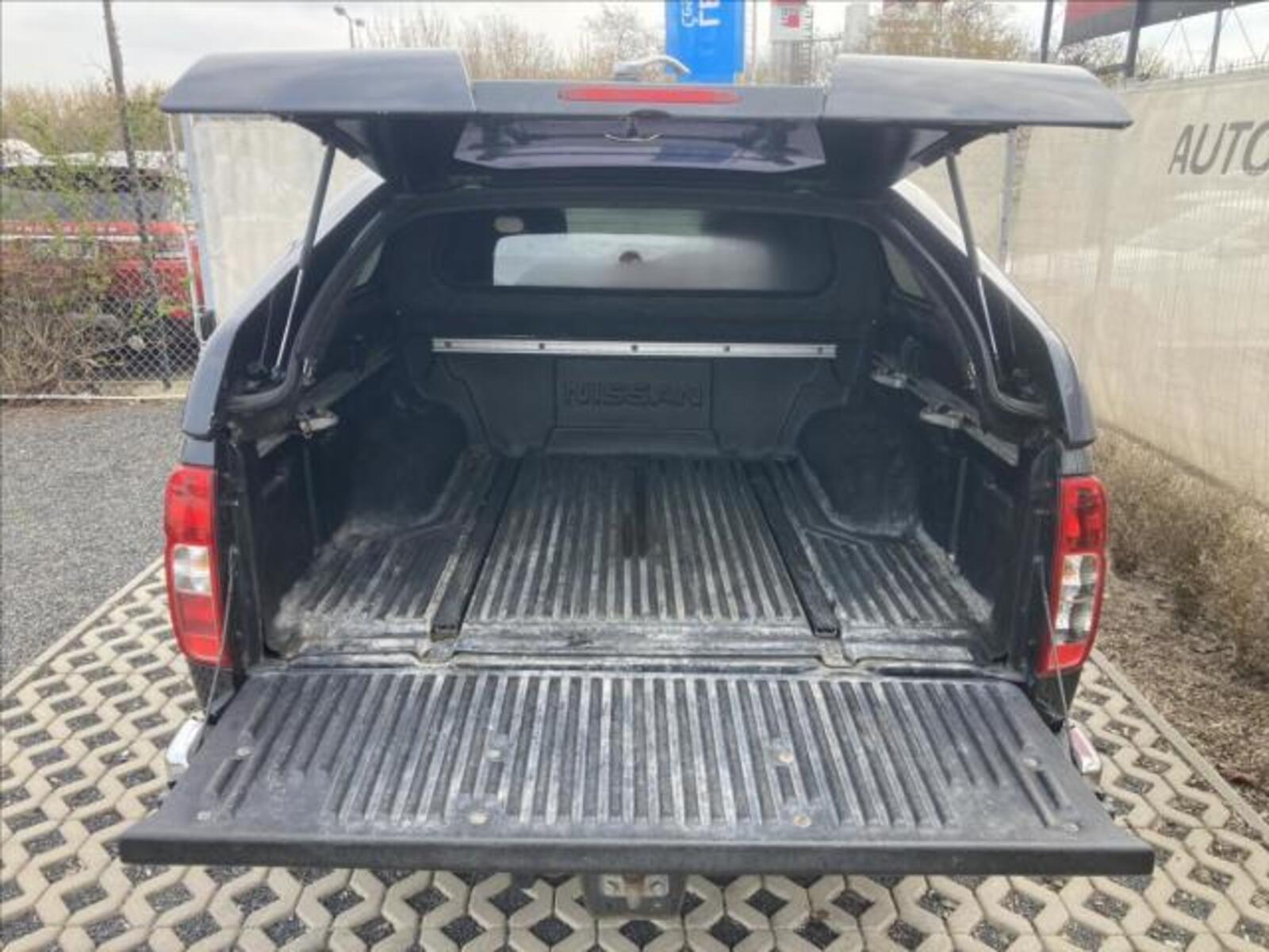 Nissan Navara 10