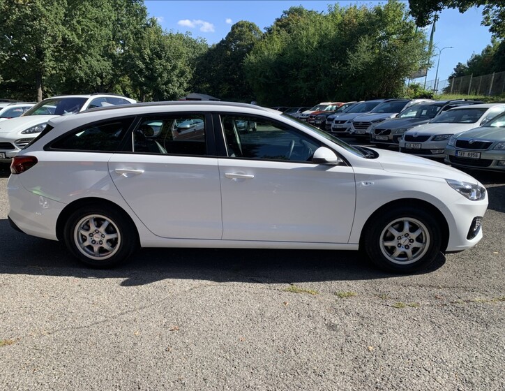 Hyundai i30 4