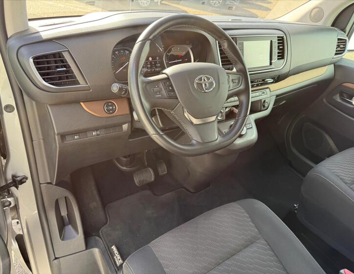 Toyota ProAce 9