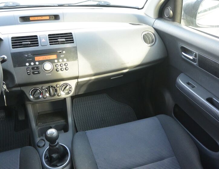 Suzuki Swift 14