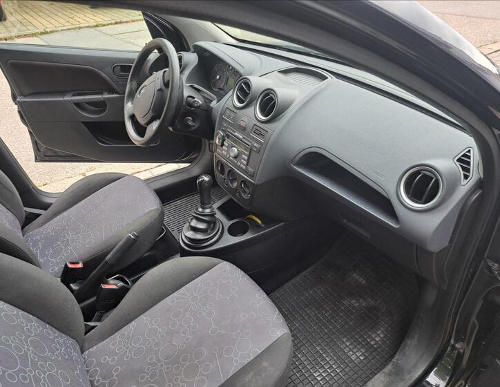 Ford Fiesta 31