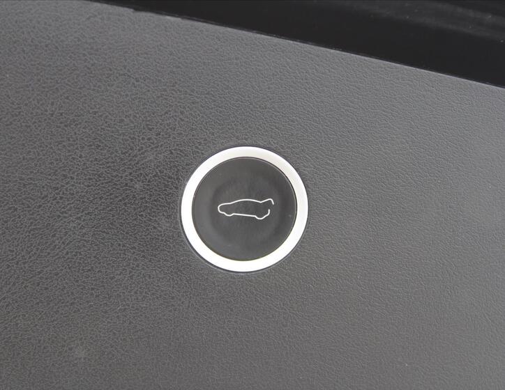 Tesla Model X 19