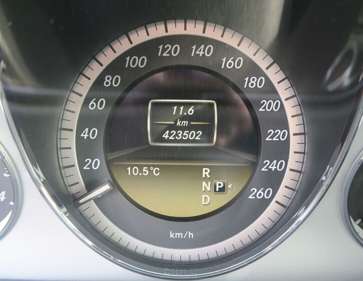 Mercedes-Benz Třídy E 12