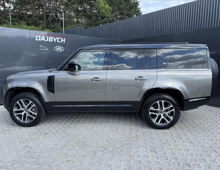 Land Rover Defender 5
