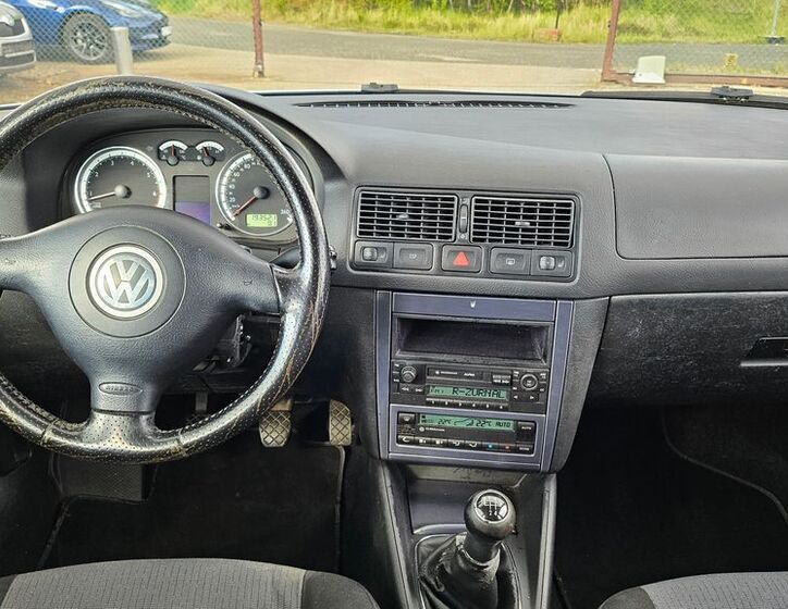 Volkswagen Golf 9