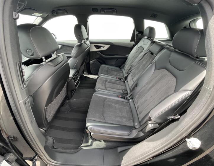 Audi Q7 17