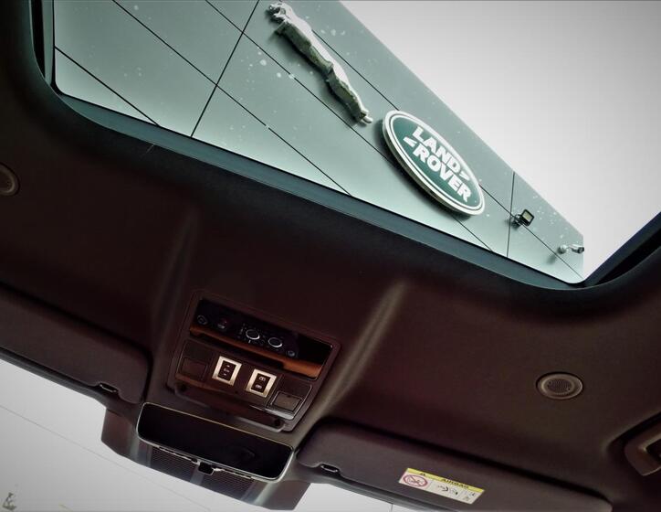 Land Rover Defender 13