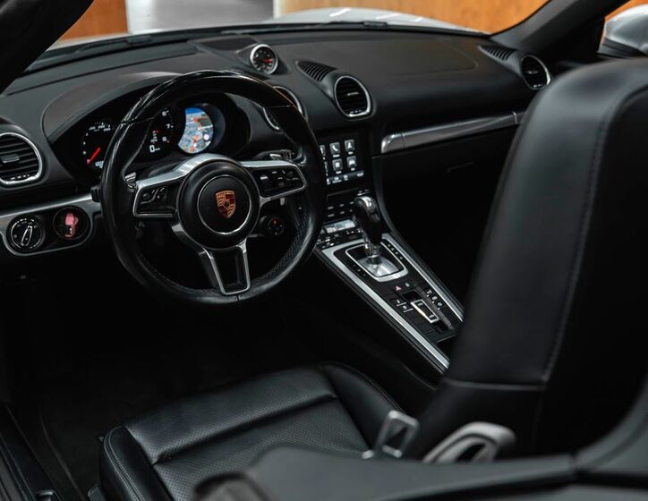 Porsche Boxster 18