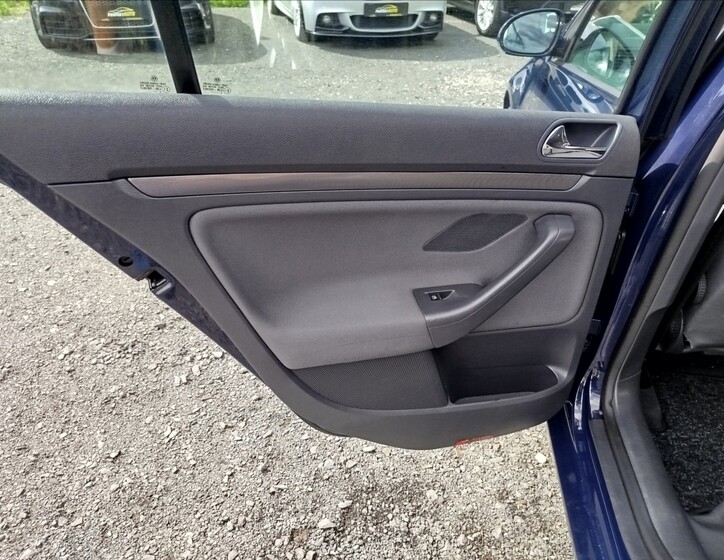 Volkswagen Golf 23