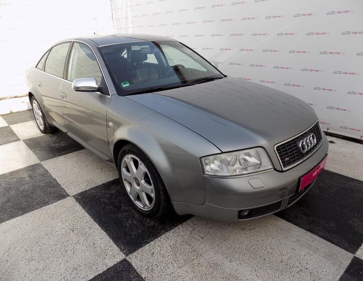 Audi S6 8