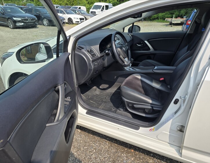 Toyota Avensis 9