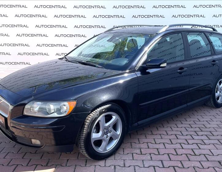Volvo V50 3