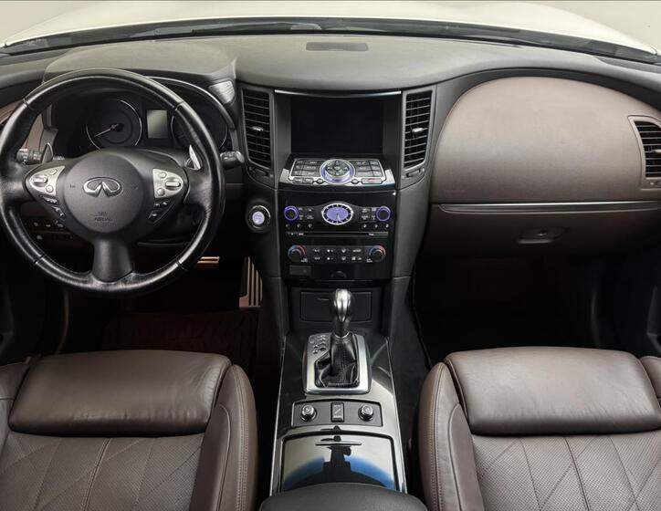 Infiniti FX30 7
