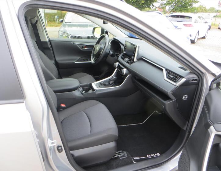 Toyota RAV4 10