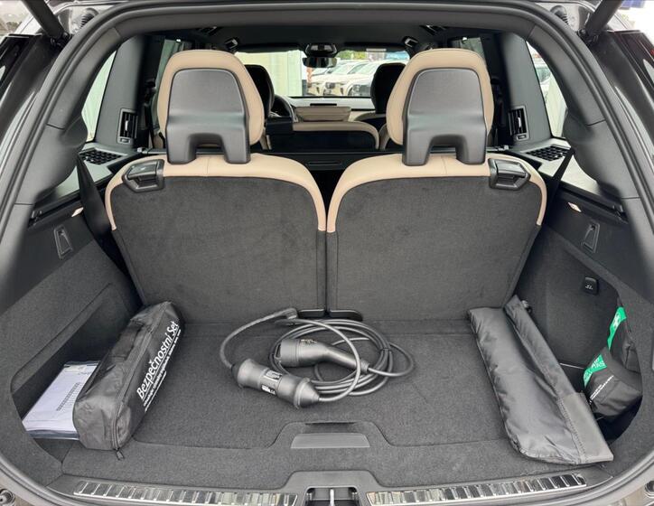 Volvo XC90 12