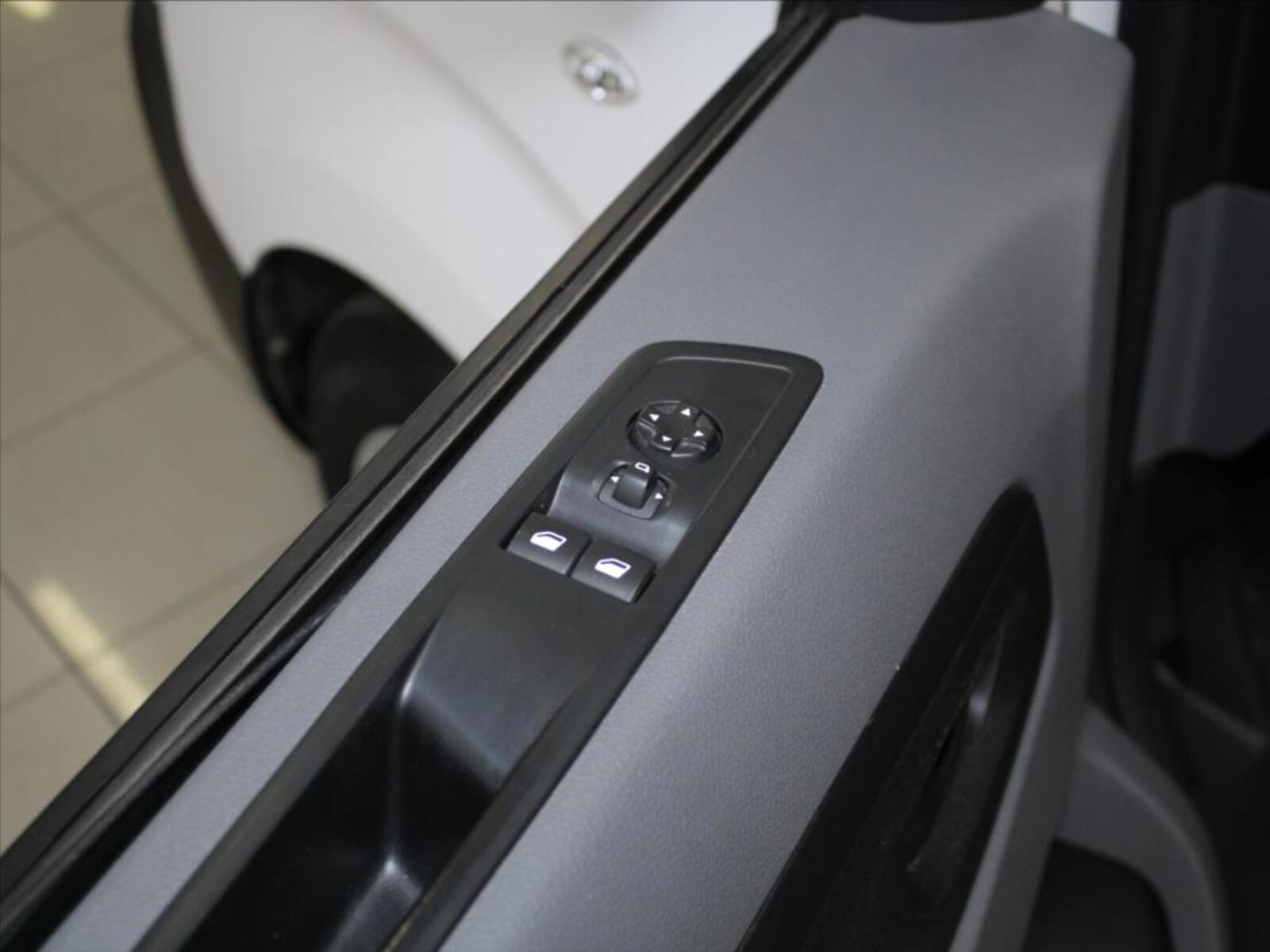Peugeot Expert 13