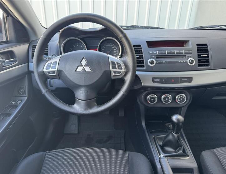 Mitsubishi Lancer 29