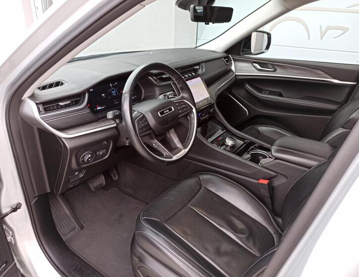 Jeep Grand Cherokee 12