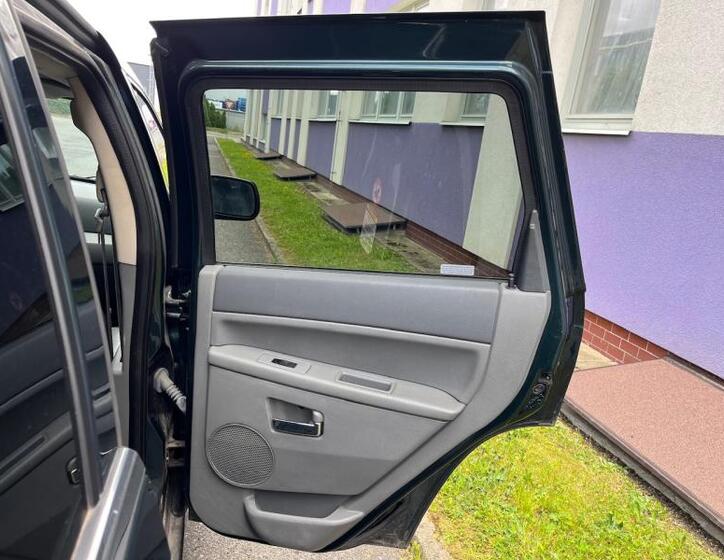Jeep Grand Cherokee 21