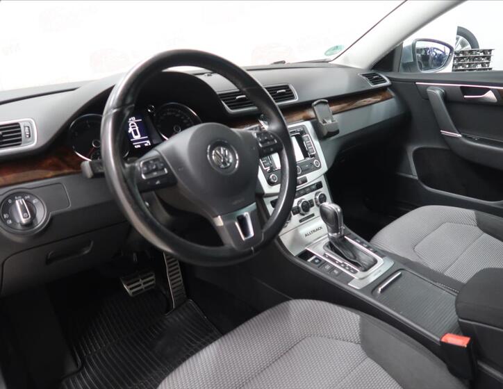 Volkswagen Passat 11