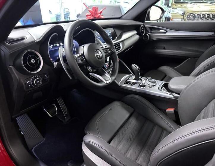 Alfa Romeo Stelvio 6
