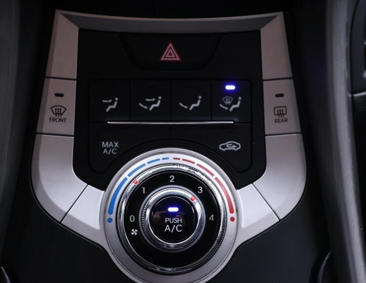 Hyundai Elantra 22