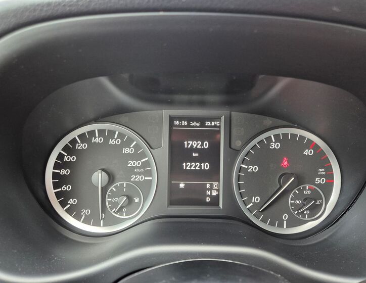 Mercedes-Benz Vito 16