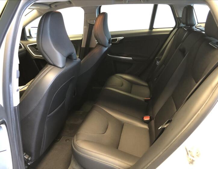 Volvo V60 10