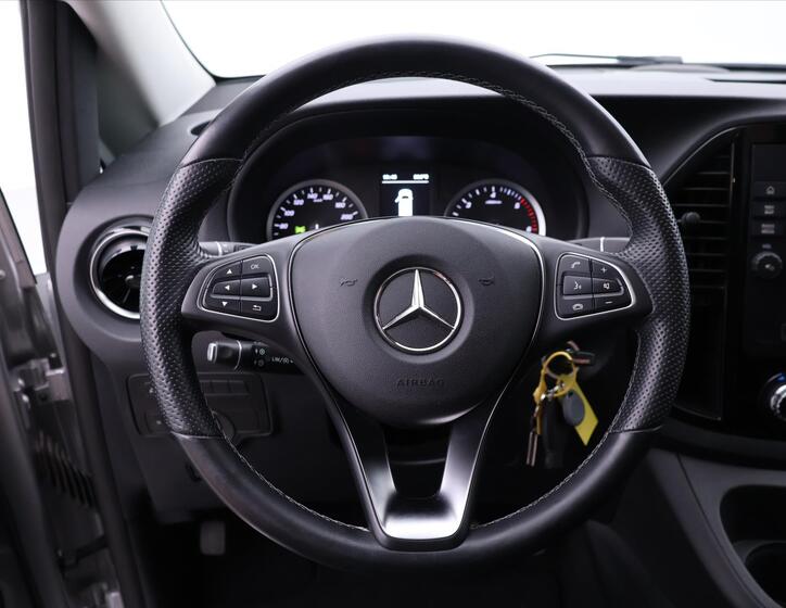 Mercedes-Benz Vito 21
