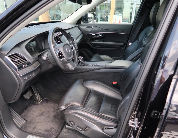 Volvo XC90 9