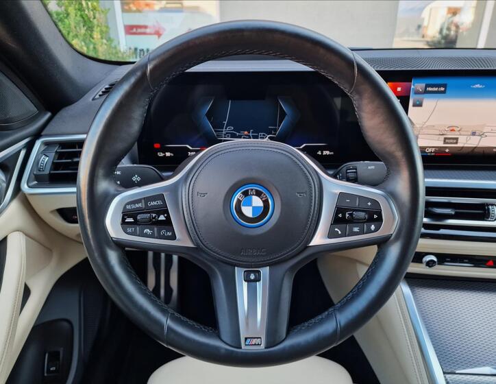 BMW i4 21