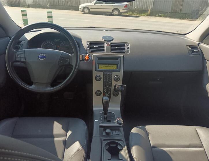 Volvo V50 19