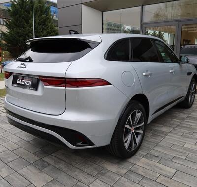Jaguar F-Pace 5