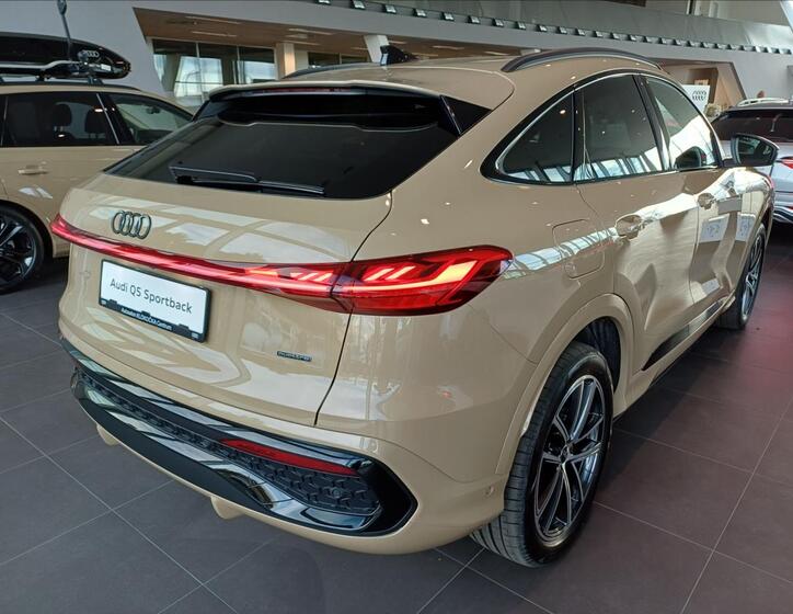 Audi Q5 5