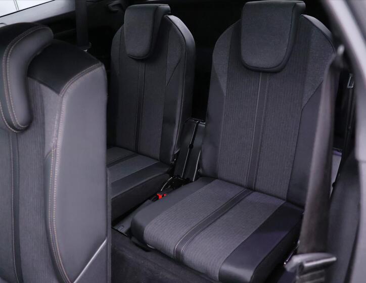 Peugeot 5008 16