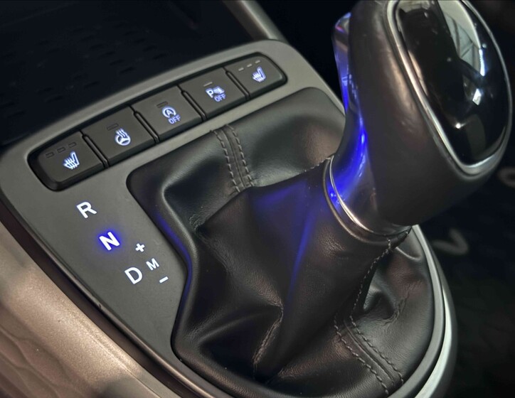 Hyundai i10 15