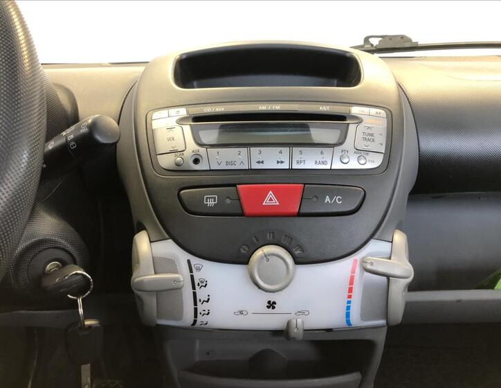 Peugeot 107 16