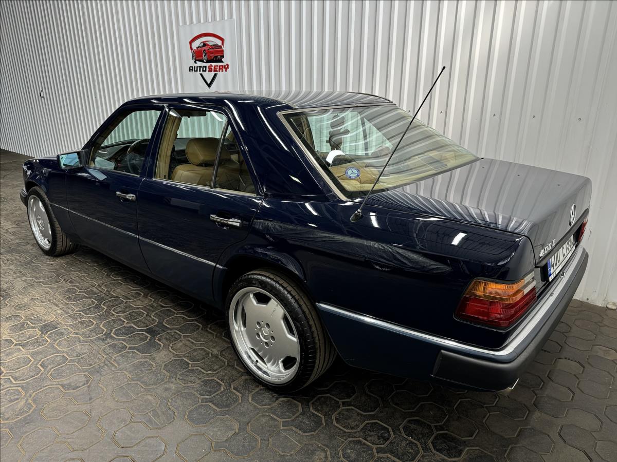 Mercedes-Benz 124
