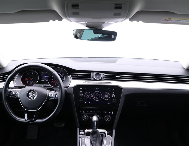 Volkswagen Passat 25