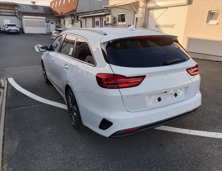 KIA Ceed 5