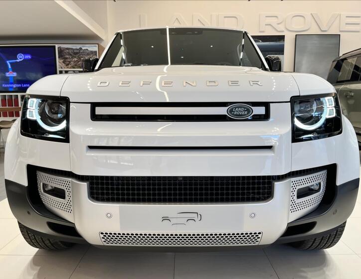 Land Rover Defender 8