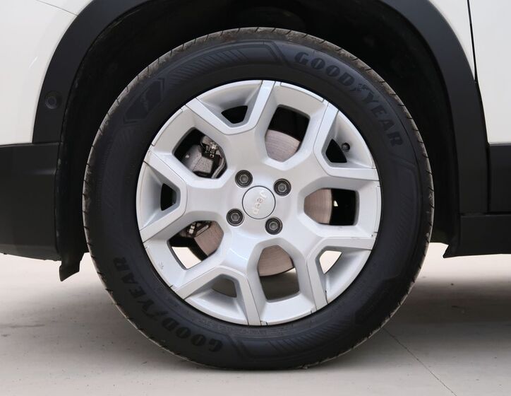 Jeep Avenger 10
