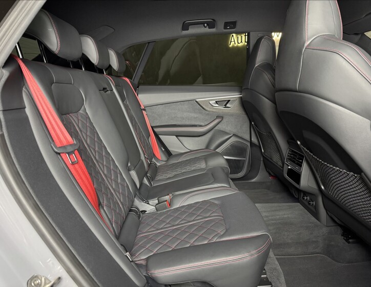Audi Q8 17