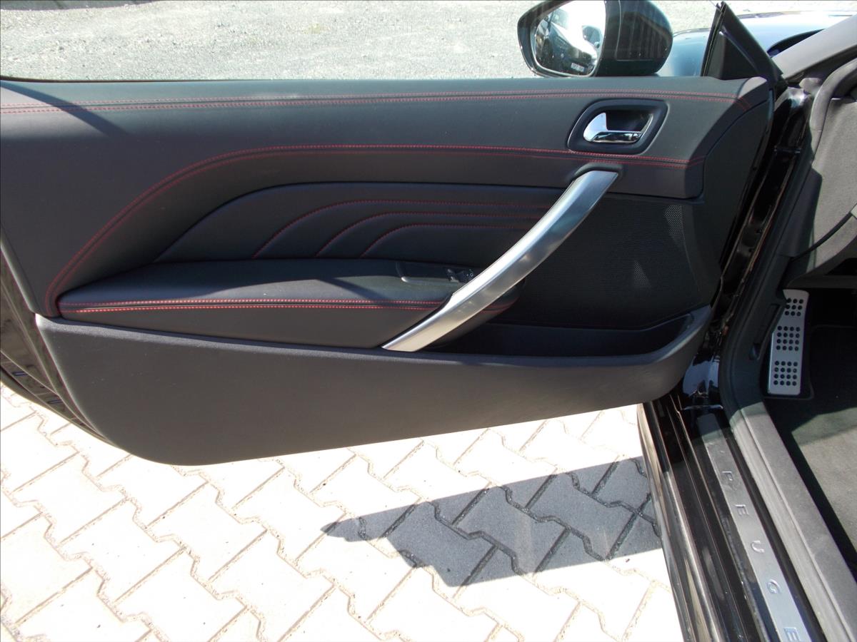 Peugeot RCZ