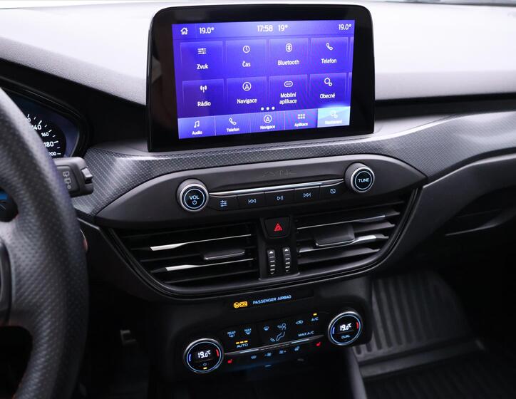 Ford Focus 24
