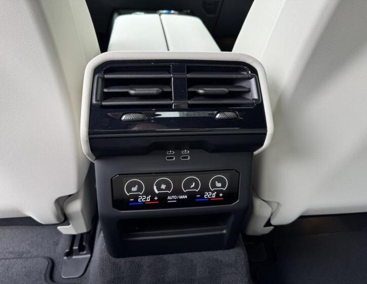 BMW i5 15