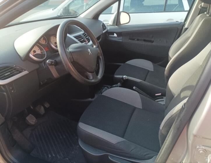 Peugeot 207 7