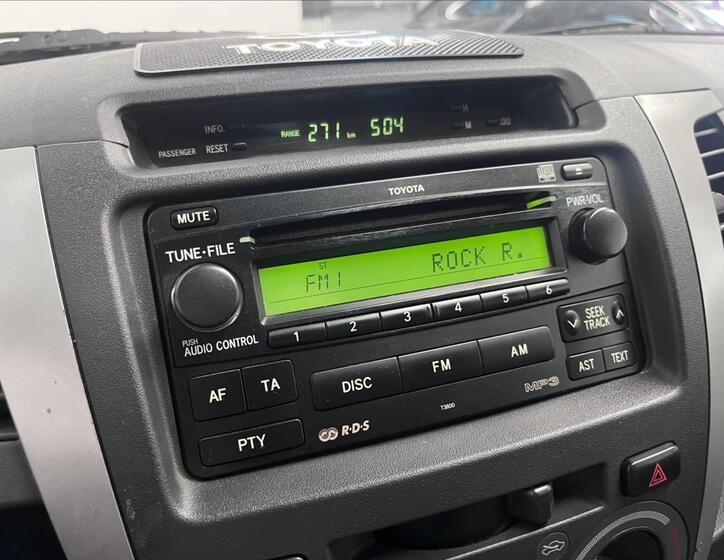 Toyota Hilux 9